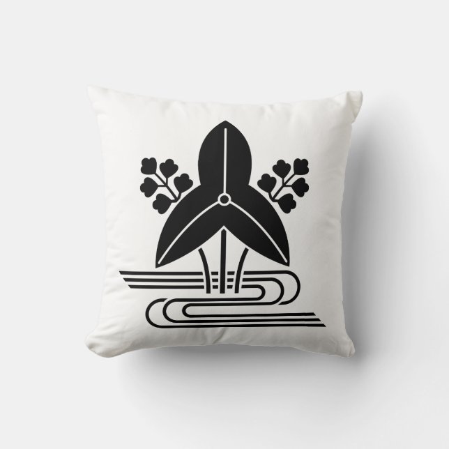 Arrowhead & water throw pillow (Front)