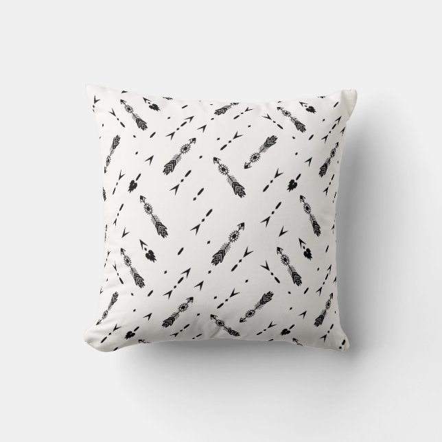 Arrows Western Home Decor Throw Pillow (Front)