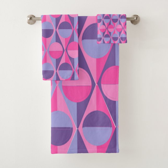 Art Deco Circle and Triangles Bath Towel Set (Insitu)