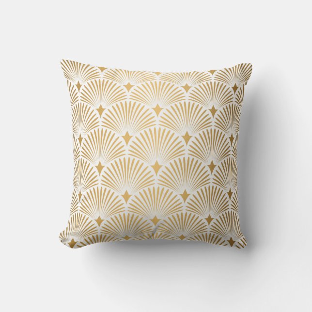 Art Deco Pattern. Seamless white and gold backgrou Throw Pillow (Front)