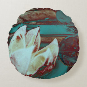 Artistic Water Lilly in Red and Blue Round Pillow