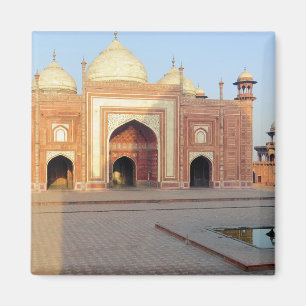 Asia, India, Uttar Pradesh, Agra. On the Magnet