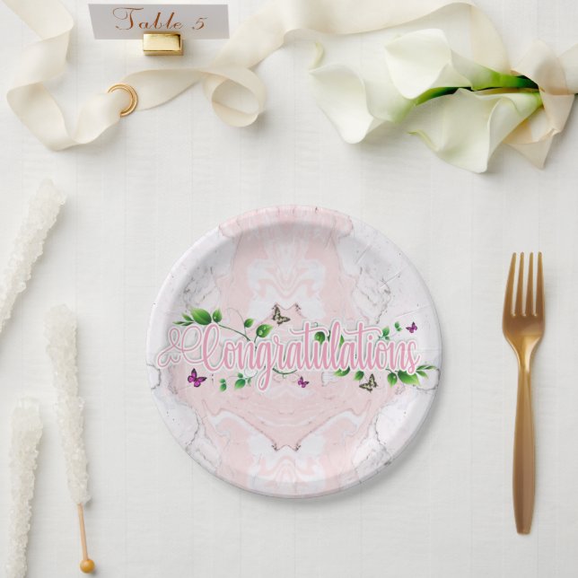 Assiette en papier avec texte de félicitations à f (Mariage)