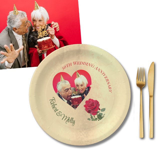 Assiettes En Carton Anniversaire des Roses rouges (Créateur téléchargé)