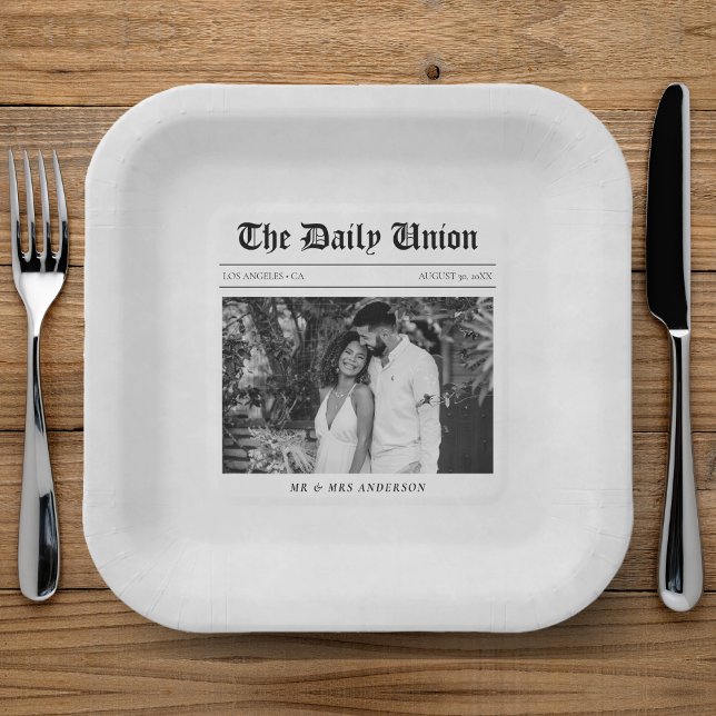 Assiettes En Carton Article journal Mariage Réception (Newspaper Article Wedding Reception Paper Plates
)