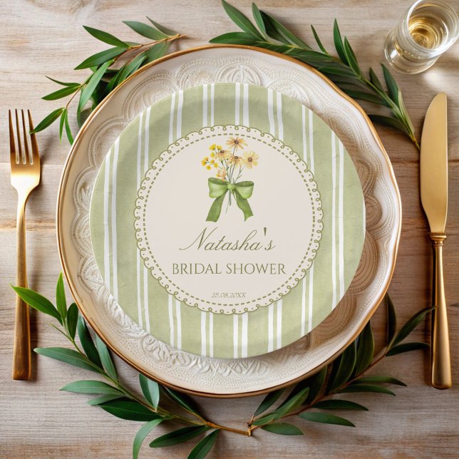Assiettes En Carton Bandes vert sauge mariage personnalisé (Sage green stripes grand millennial bridal shower monogrammed paper plates personalized table decor)