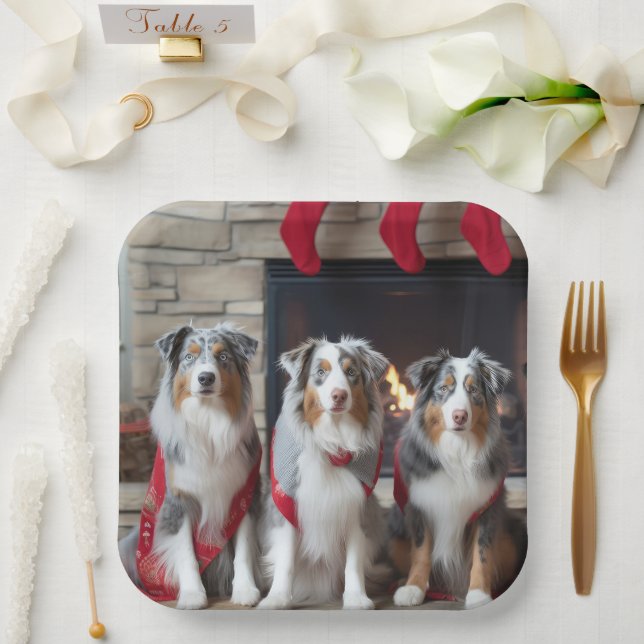 Assiettes En Carton Berger australien près de la cheminée Noël (Mariage)