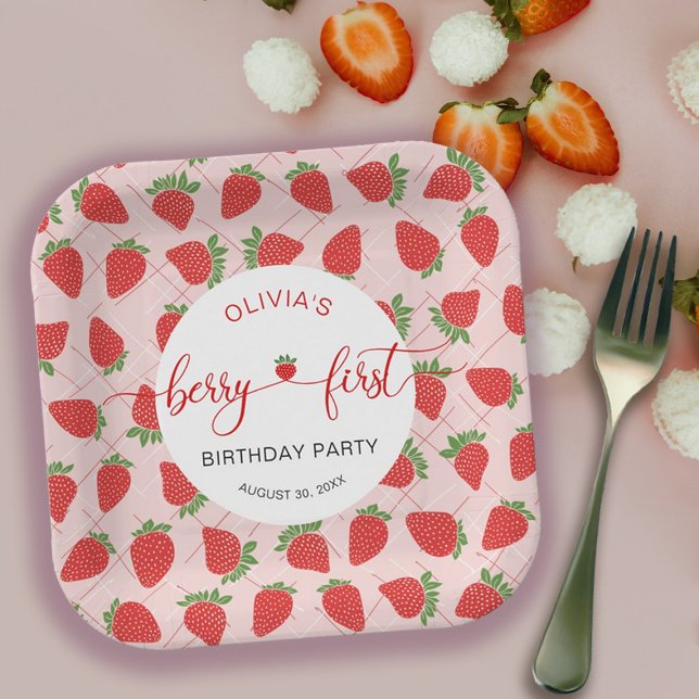 Assiettes En Carton Berry First Strawberry 1ère fête d'anniversaire (Berry First Strawberry 1st Birthday Party Paper Plates)