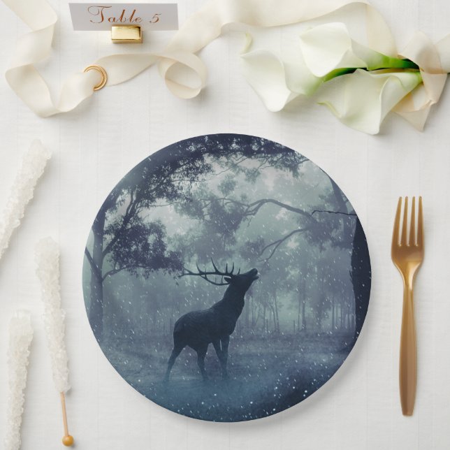 Assiettes En Carton Cerf avec Antlers dans une forêt ombragée (Mariage)