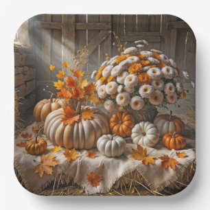 Assiettes En Carton Citrouilles d'automne et mamans dans une grange