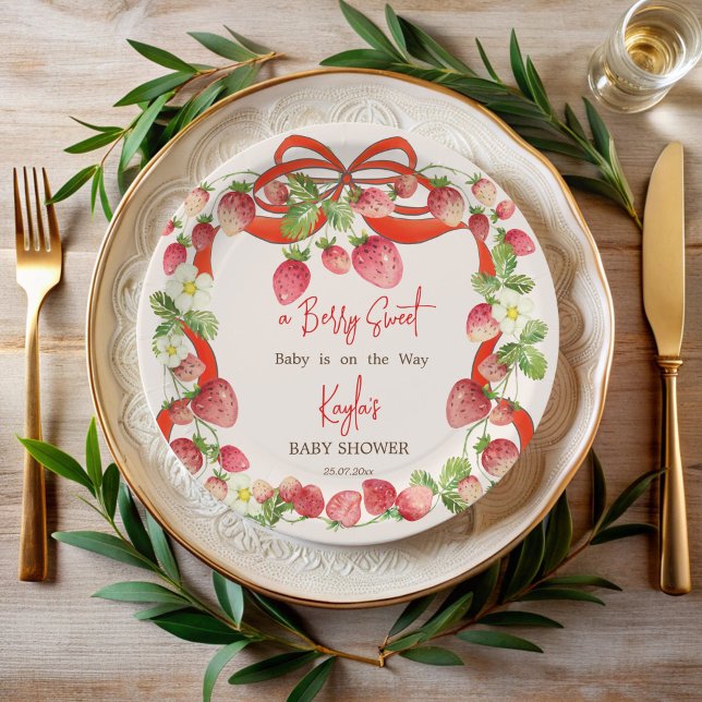 Assiettes En Carton Coquette à ruban de fraise baby shower (Strawberry ribbon bow coquette baby shower monogrammed paper plates personalized table decor)