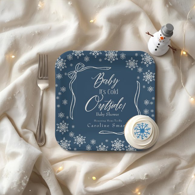 Assiettes En Carton Coquette Hiver Bébé Bleu il fait froid (Winter Coquette Blue Baby it's cold Paper Plates)