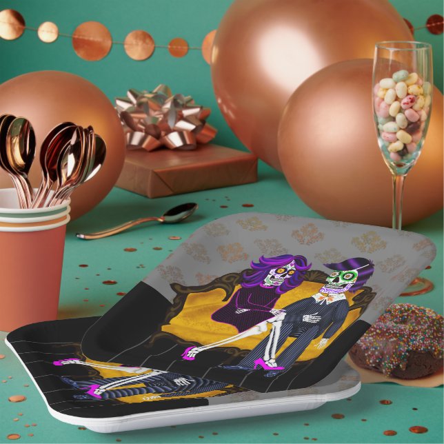 Assiettes En Carton Couple crâne de sucre moderne sur canapé jaune Vin (Multi)