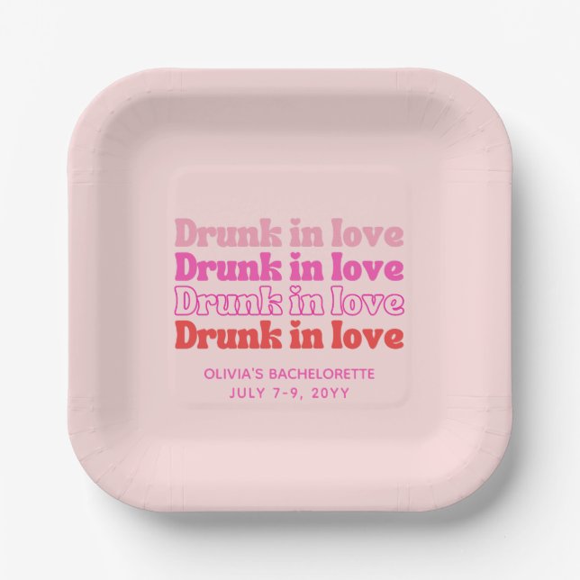 Assiettes En Carton Drunin en amour Pink Retro Bachelorette Party (Recto)