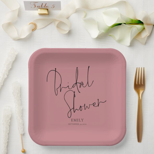 Assiettes En Carton Élégant nom de script Dusty Rose Fête des mariées  (Mariage)