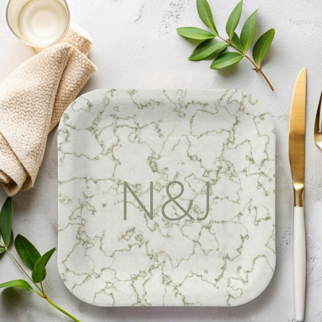 Assiettes En Carton Élégant Sage Vert Marbre Monogramme Plaques de pap (Just add your initial to this elegant sage green marble paper plate)