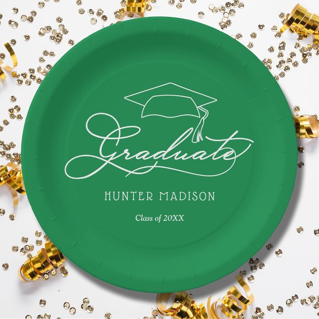 Assiettes En Carton Élégant Script Grad Casquette Green Graduation (White script grad cap on green personalized graduation party paper plates, napkins in our store)