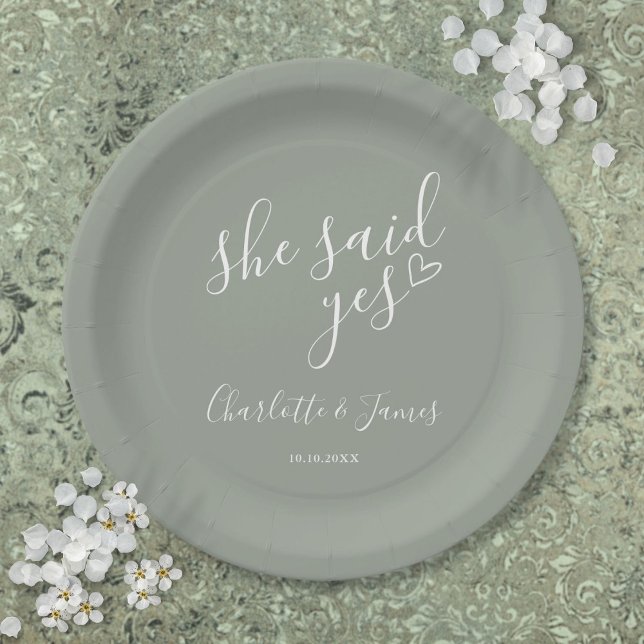 Assiettes En Carton Elle A Dit Oui Partie Engagement Sage Green (She Said Yes Engagement Party Sage Green Paper Plates)