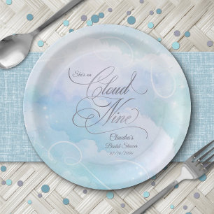 Assiettes En Carton Elle est sur la Fête des mariées de neuf nuages