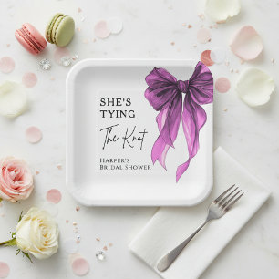Assiettes En Carton Elle Noue Le Nœud Rose Mariage