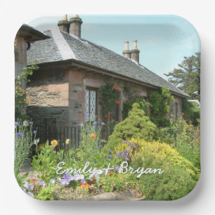 Assiettes En Carton English Cottage II avec jardin fleuri Photographie