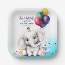 Fête d'anniversaire de l'éléphant mignon