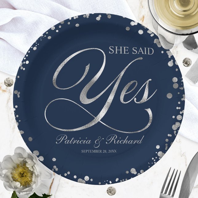 Assiettes En Carton Fête de fiançailles Navy Silver Elle a dit oui (Créateur téléchargé)