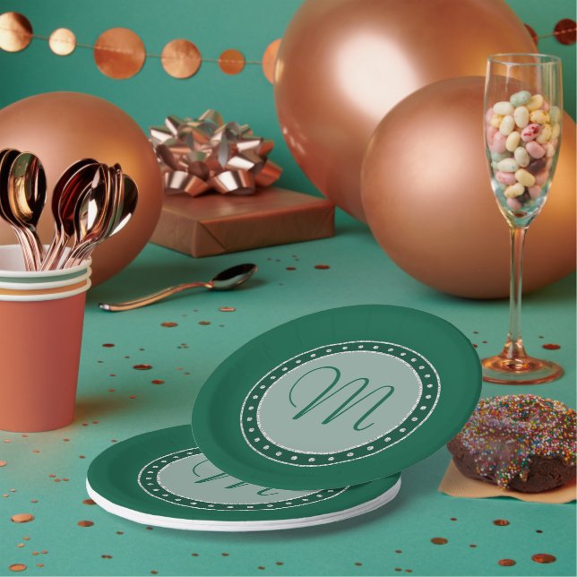 Assiettes En Carton Fête verte à la menthe | Monogram Script Chic Mode (Multi)