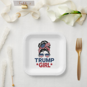 Assiettes En Carton Fille Trump Chignon Décoiffé Trump 2024 Élection A