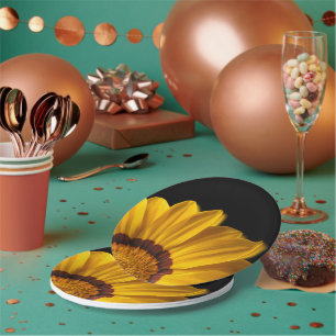 Assiettes En Carton Fleur jaune sur arrière - plan noir