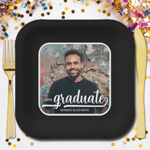 Assiettes En Carton Graduate Photo Bold Script Graduation Party Noir