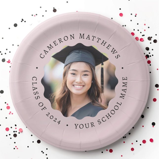Assiettes En Carton Graduate rose photo taupe ondulé graduation fronti (Graduate photo rose taupe wavy border graduation paper plates)