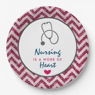 Assiettes En Carton Infirmière est une oeuvre de Heart Saying avec Ste