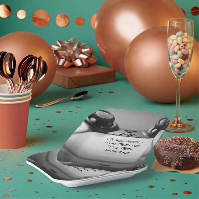 Assiettes En Carton "J'Ai Suspendu Mon Jeu Pour Être Ici" Jeu Annivers (Multi)