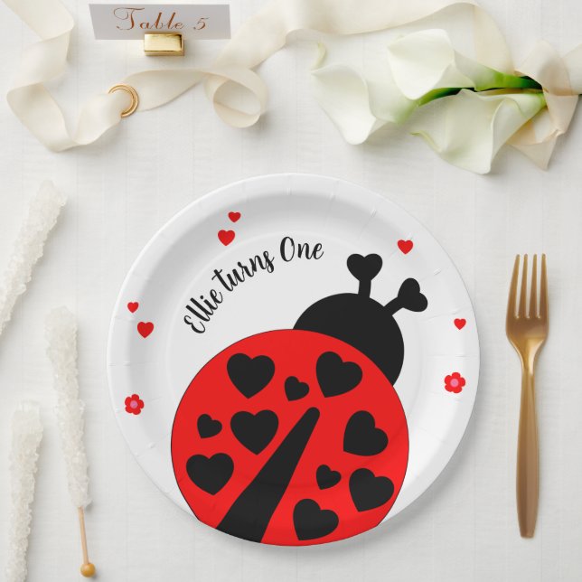 Assiettes En Carton Joli Ladybug avec les coeurs (Mariage)