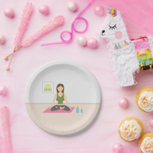 Assiettes En Carton Jolie Fille Faisant du Yoga Dans une Jolie Pièce