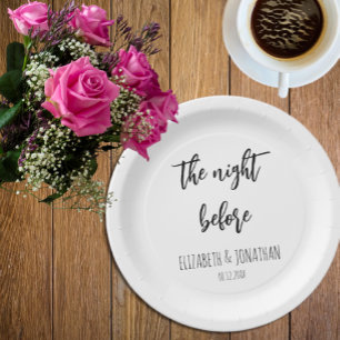 Assiettes En Carton La Nuit Avant Le Dîner De La Répétition Mariage