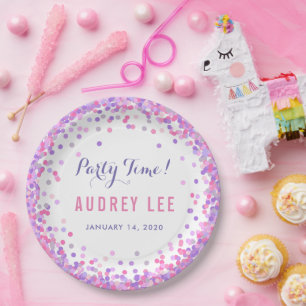 Assiettes En Carton Les confettis arrosent le décor de fête