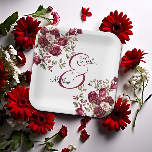 Assiettes En Carton Mariage de script moderne floral de Bourgogne (Créateur téléchargé)