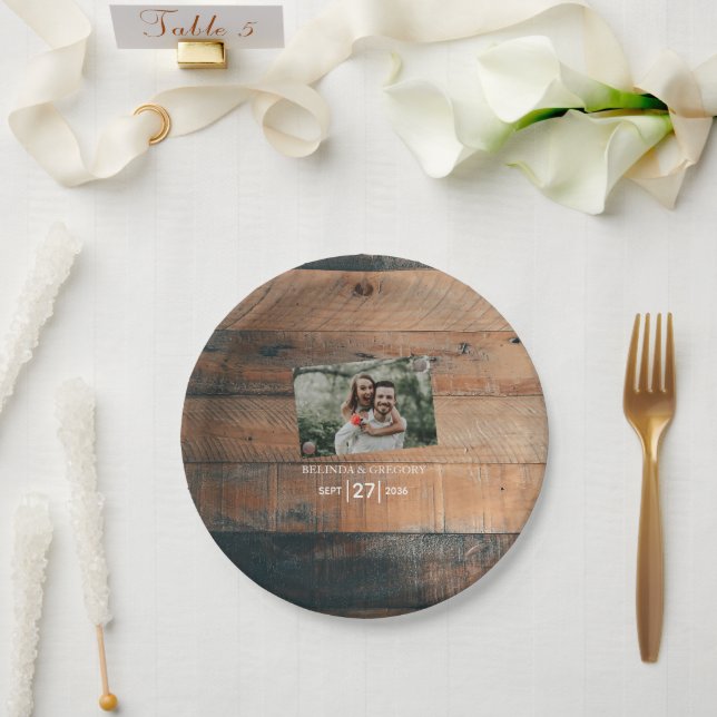 Assiettes En Carton Mariage photo rustique en bois (Mariage)