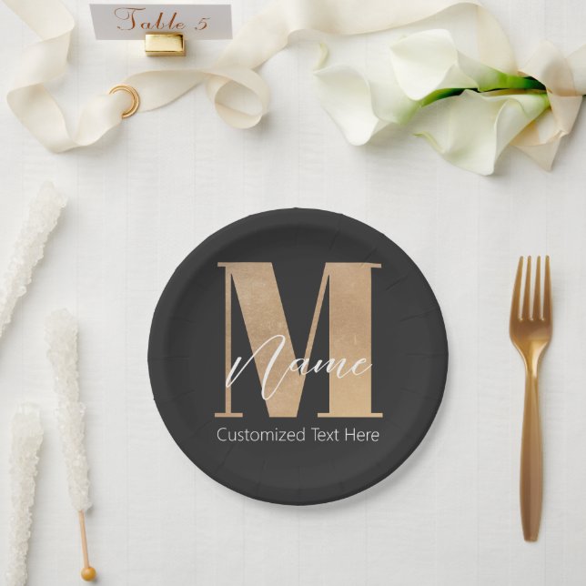 Assiettes En Carton Monogramme moderne M & Nom initial Personnalisé (Mariage)