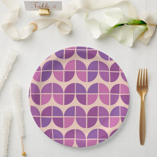 Assiettes En Carton Motif rose violet géométrique du milieu du siècle (Mariage)
