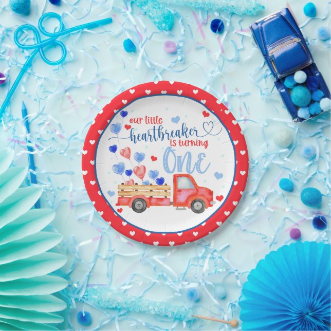 Assiettes En Carton Notre petit briseur de coeur tourne une plaque (Fête)