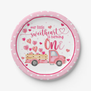 Assiettes En Carton Notre petite amoureuse tourne une plaque