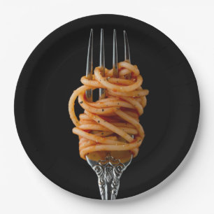 Assiettes En Carton Pâtes filées sur une fourchette, spaghetti de nour
