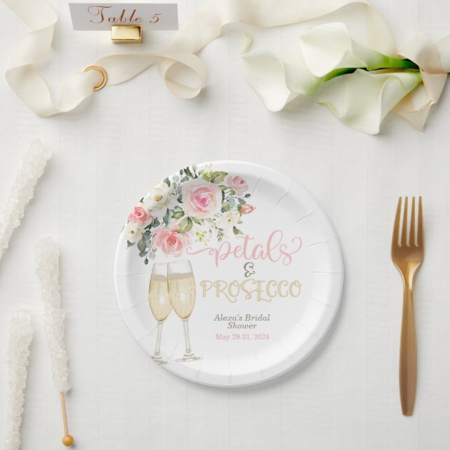 Assiettes En Carton Pétales et Fête des mariées de poursuites (Mariage)
