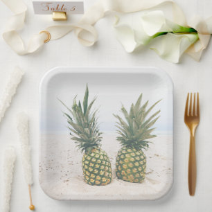 Assiettes En Carton Photo de 2 ananas sur une plage