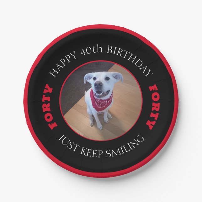 Assiettes En Carton Photo de Dog Smiling Anniversaire 40 Noir et Rouge (Devant)