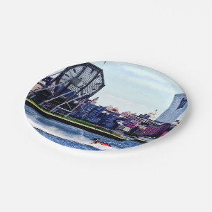 Assiettes En Carton Pilotage d'un Jet Ski près de l'horloge Colgate