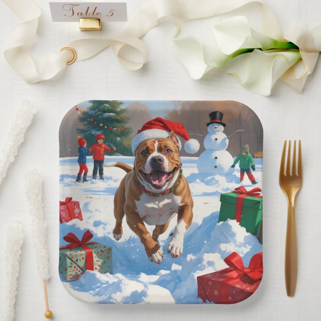 Assiettes En Carton Pitbull Dog courir dans la neige avec le Casquette (Mariage)